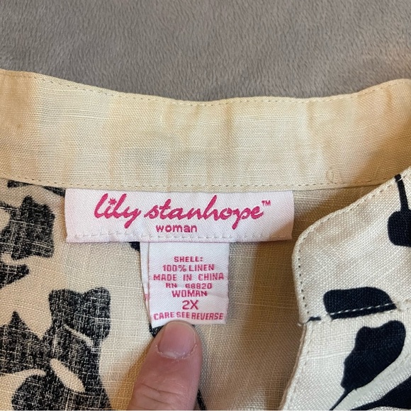 Lily Stanhope Black and White 3/4 Bell Sleeve Blouse - Picture 5 of 8